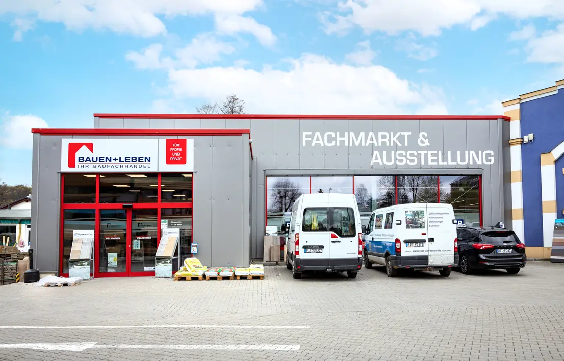 GEWERBEGRUNDSTÜCK ZU VERKAUFEN, - 5 MINUTEN BIS ZUM ZUBRINGER DER A17